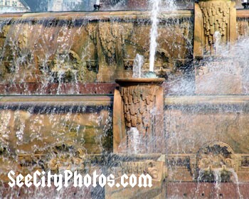 Buckingham Fountain Close Up by Ian Pritchard